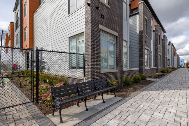 Five85West, Perth Amboy, NJ 08861 - photo 2