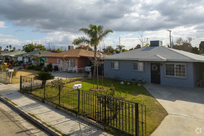 Lamont homes include ranch-style and bungalow designs.