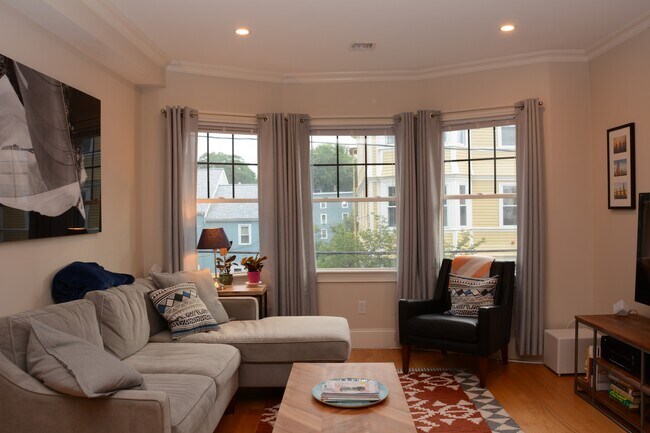 27 Prince St unit 2L, Cambridge, MA 02139 - photo 3