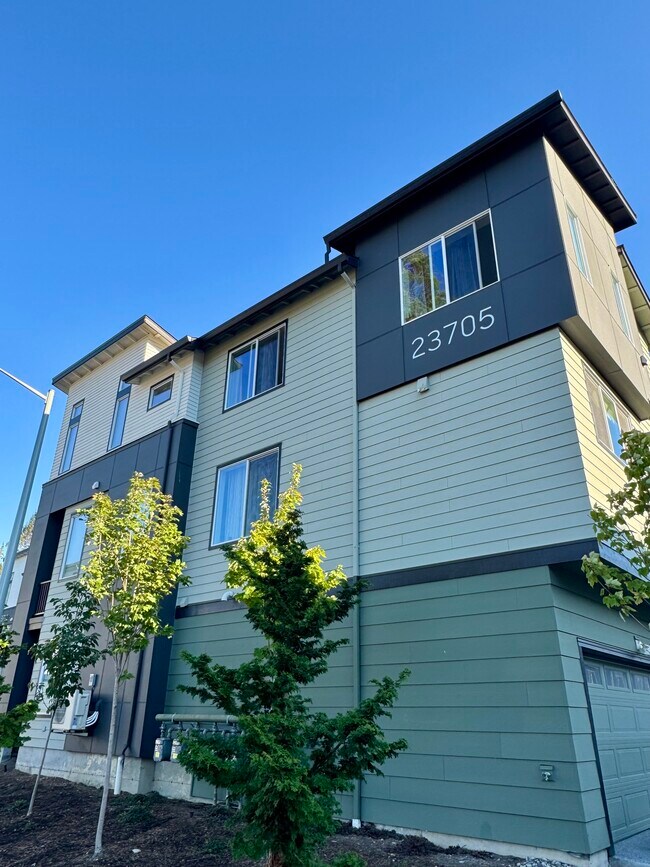 23705 8th Dr SE Unit A, Bothell, WA 98021