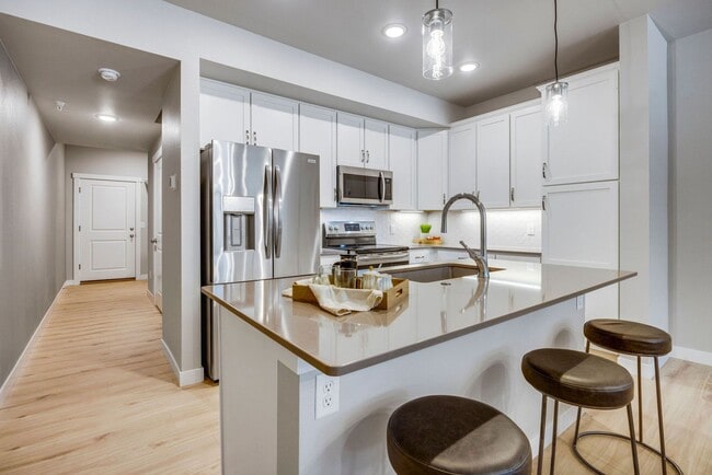 410 High Point Dr unit 104, Longmont, CO 80504 - photo 4