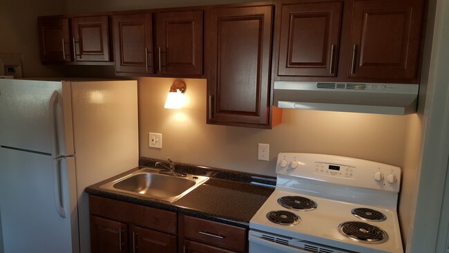 Wardall, Cincinnati, OH 45211 - photo 2