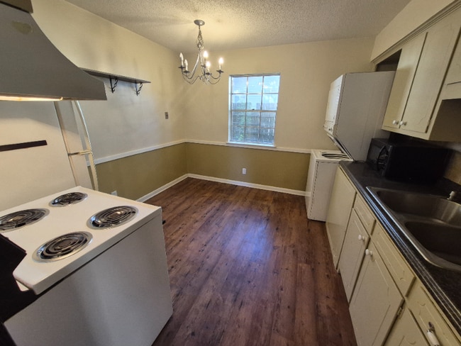 14 S Lafayette St unit 1, Mobile, AL 36604 - photo 2