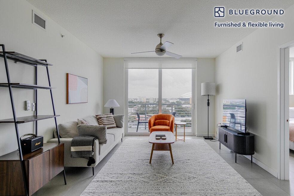 729 NW 2nd St unit FL10-ID154, Miami, FL 33128 - photo 1