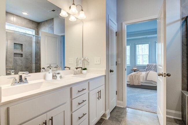 2011 Upland Ln, Durham, NC 27712 - photo 2