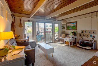 240 Monroe Dr, Mountain View, CA 94040