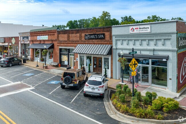On Main Street in Acworth, you can shop home goods, clothing, or treat yourself to a spa day.