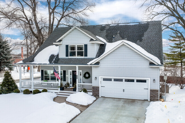Cobblecrest is decorated with new traditional craftsman-style houses with wrapped front porches.