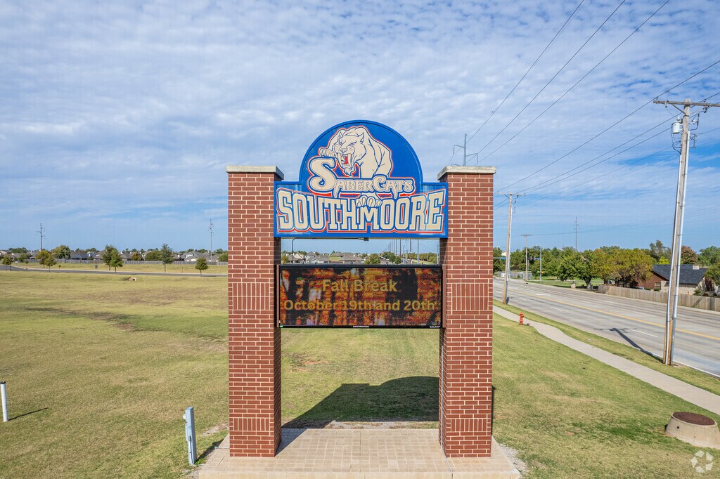 Southmoore High School, Rankings & Reviews