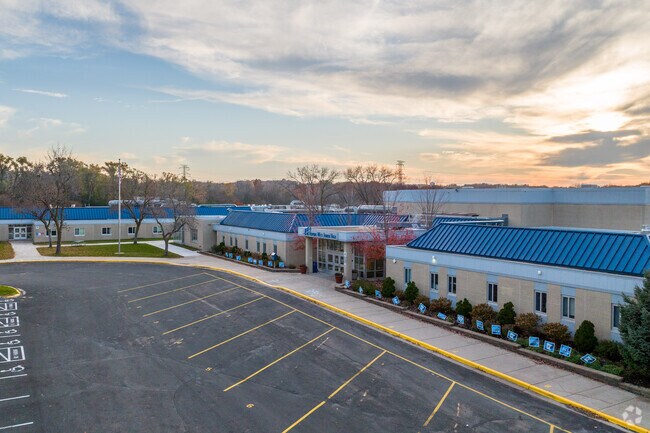 Hopkins West Junior High School has an overall A grade on Niche.