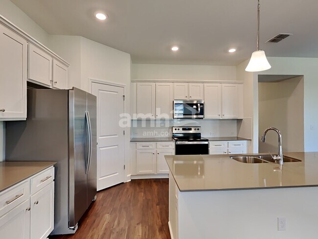 33949 Widman Way, Wesley Chapel, FL 33543 - photo 4