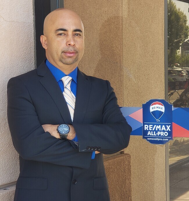 Agent Photo