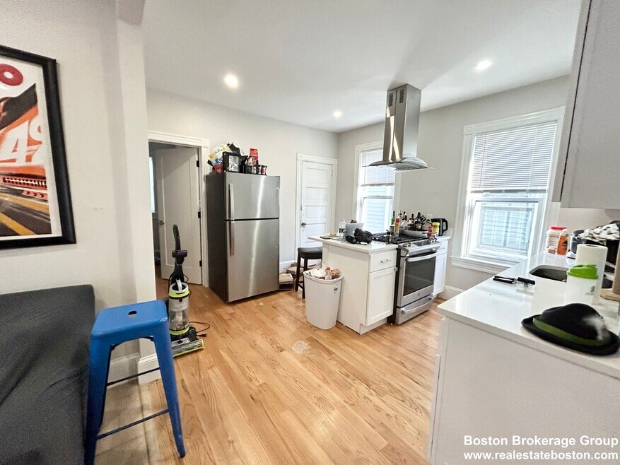 74 Marine Rd unit 3, Boston, MA 02127 - photo 1