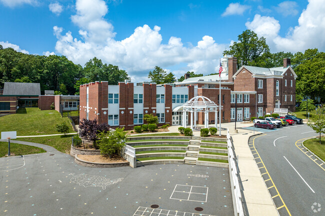 Summit's Jefferson Elementary School was honored by the U.S. DOE as a Blue Ribbon School.