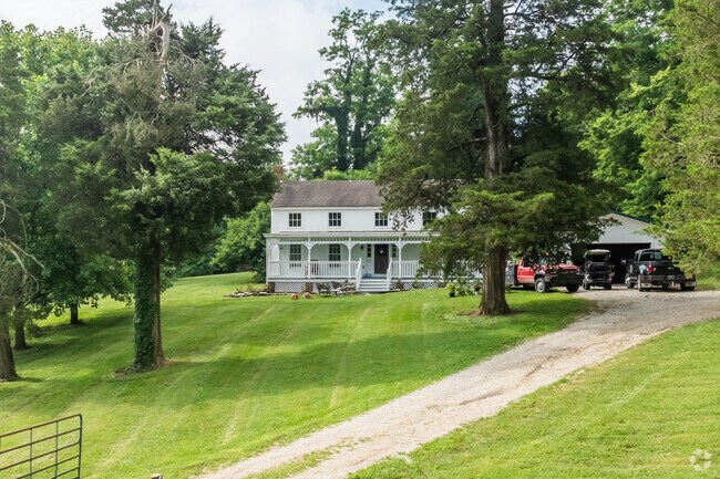 Colonial Revival is a popular architectural style for homes in Currentsville.