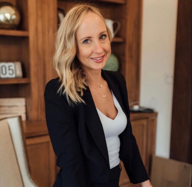 Agent Photo