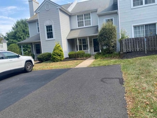 33 Everett Dr, Newtown, PA 18940