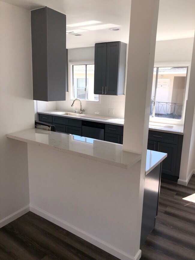 1136 S Holt Ave unit 2, Los Angeles, CA 90035 - photo 6