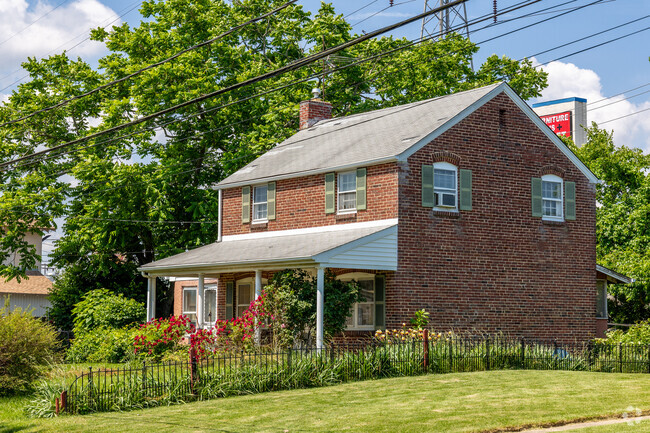 Many homeowners in Wilmington Manor take pride in their well-manicuured lawns.