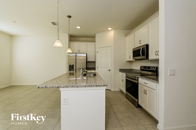 315 Corbel Ln, Bartow, FL 33830 - photo 5