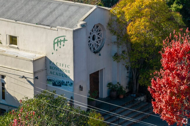 Pacific Boychoir Academy is located within the Oakland Unified School District.