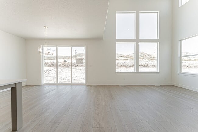 2911 N Purpletop Ln, Saratoga Springs, UT 84045 - photo 4