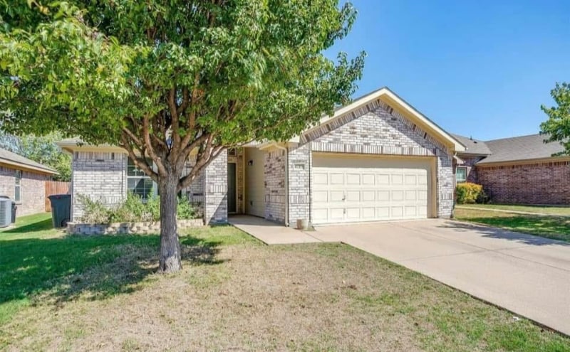 4212 Agate Dr, Granbury, TX 76049 - photo 1