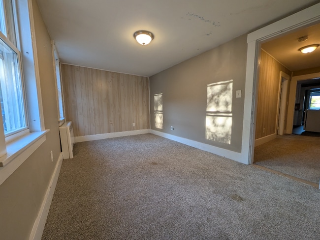 19 Union St, Somersworth, NH 03878 - photo 2