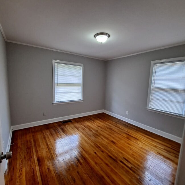 1615 Gilson Rd, Memphis, TN 38117 - photo 6