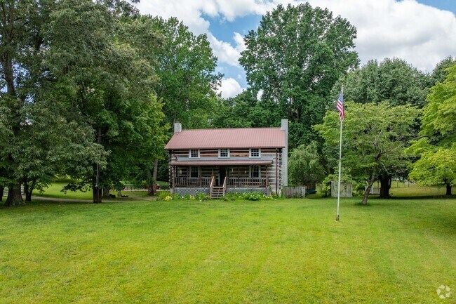 Log homes are a rare architectural style in Chapmansboro.