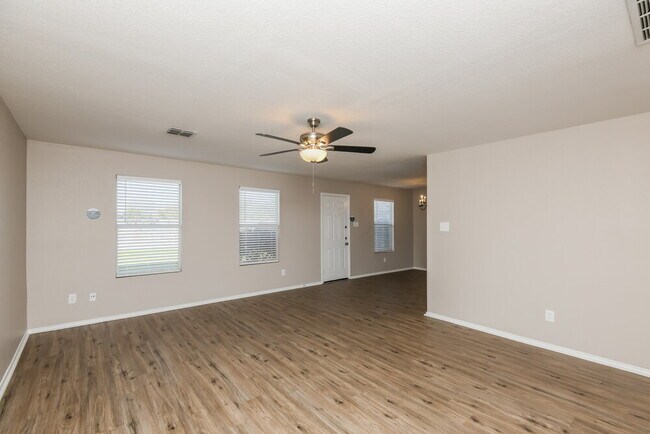 6937 Brookglen Ln, Fort Worth, TX 76179 - photo 4