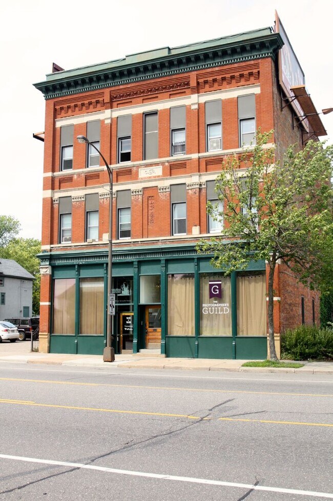 1033 7th St W unit 303, Saint Paul, MN 55102 - photo 2