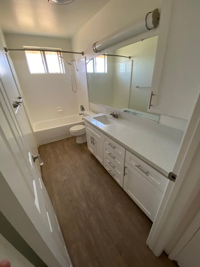 Pointe Mesa, Costa Mesa, CA 92627 - photo 7