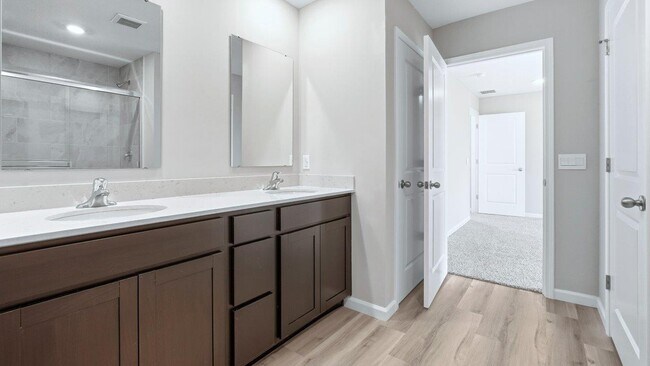 1028 Greenbrier Blvd unit 37975511, Warsaw, IN 46582 - photo 3