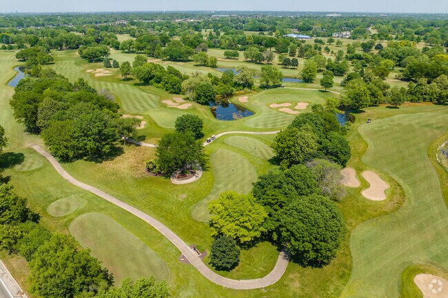 Village Links of Glen Ellyn offers 27 holes of golf and year-round dining at Reserve 22.
