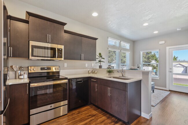 Lot 33 Meadowlark Ph2, Albany, OR 97322 - photo 3