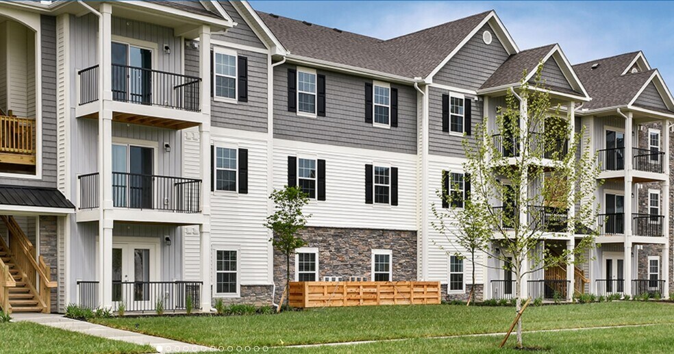 Valencia1 MONTH FREE 3 BEDROOMS! 5814 Avery Crest Dr W, Dublin, OH