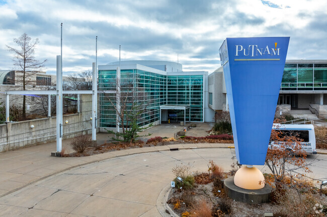 Riverview Terrace enjoy having Putnam Museum and Science Center in their backyard.