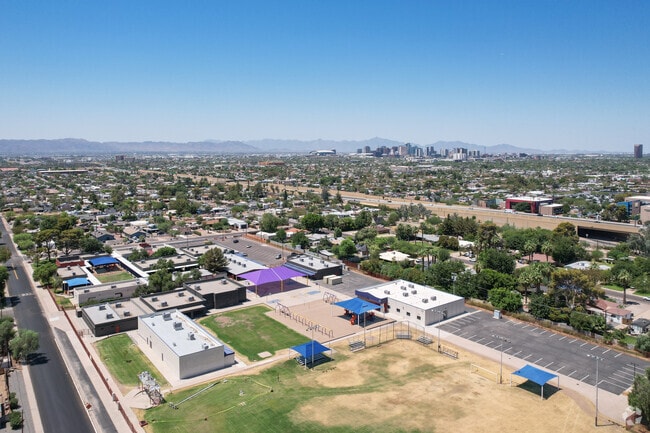 Machan Elementary is located along AZ State Route 51 in central Phoenix.
