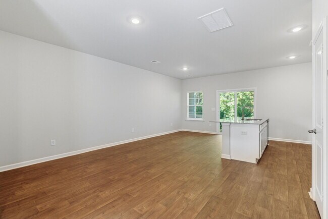 113 Pendleton Place Way unit 5B, Pendleton, SC 29670 - photo 7