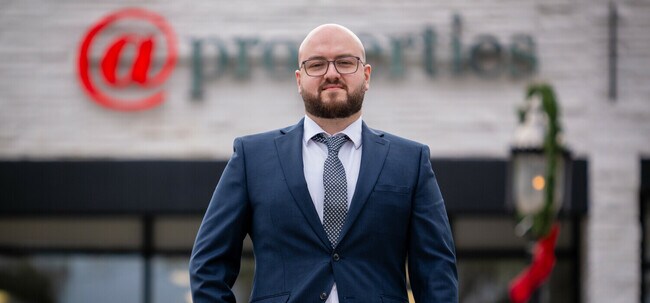 Agent Photo