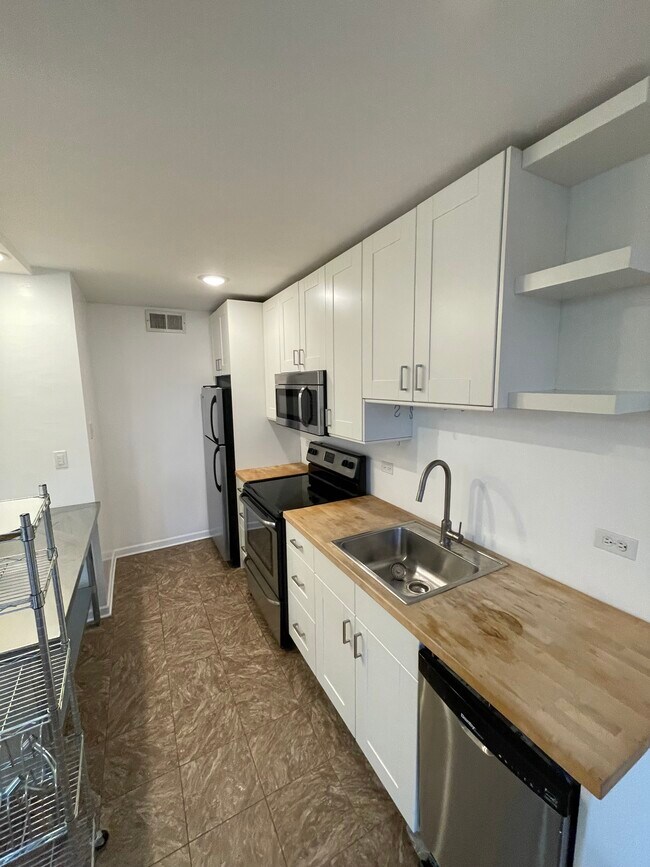 Bryant House unit 607A, Chicago, IL 60610 - photo 5