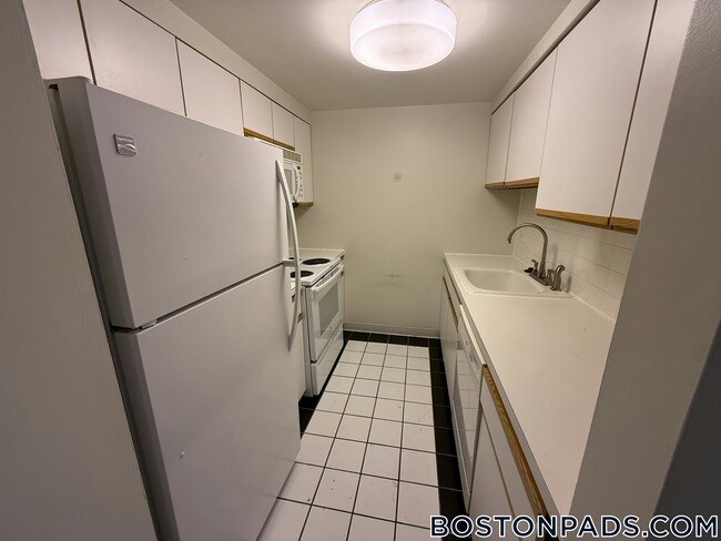 Claridge House Condominiums unit 505, Brighton, MA 02135 - photo 4