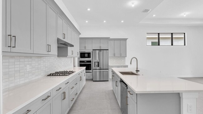 2760 SE Ashfield Dr, Port St. Lucie, FL 34984 - photo 3