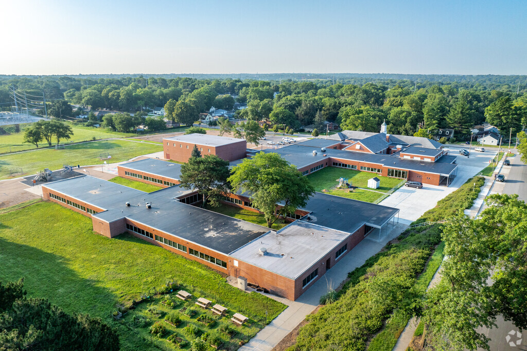 There are plenty of activities to enjoy at Holmes Elementary School.