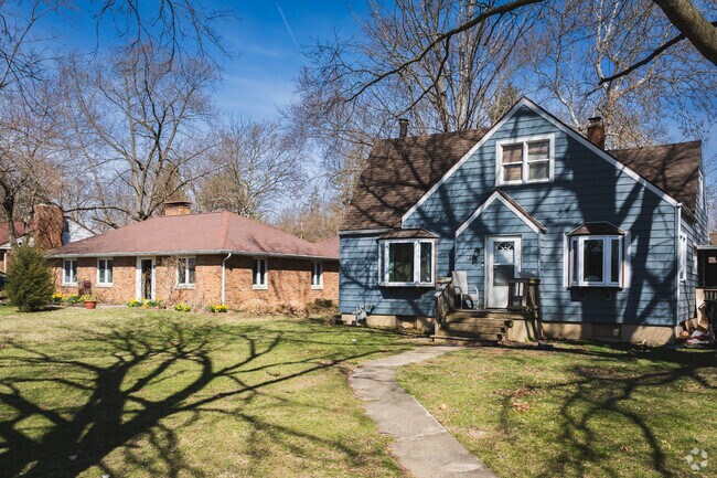 Cowing Park offers many different home styles to families who want to live near the park.