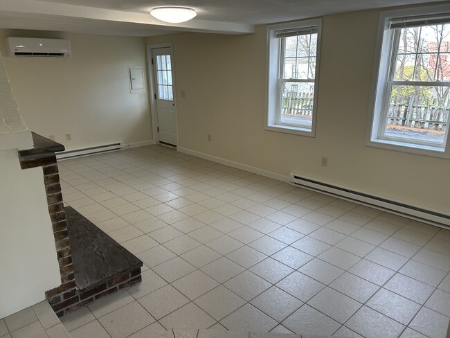 182-186 Marlborough St, East Greenwich, RI 02818 - photo 2