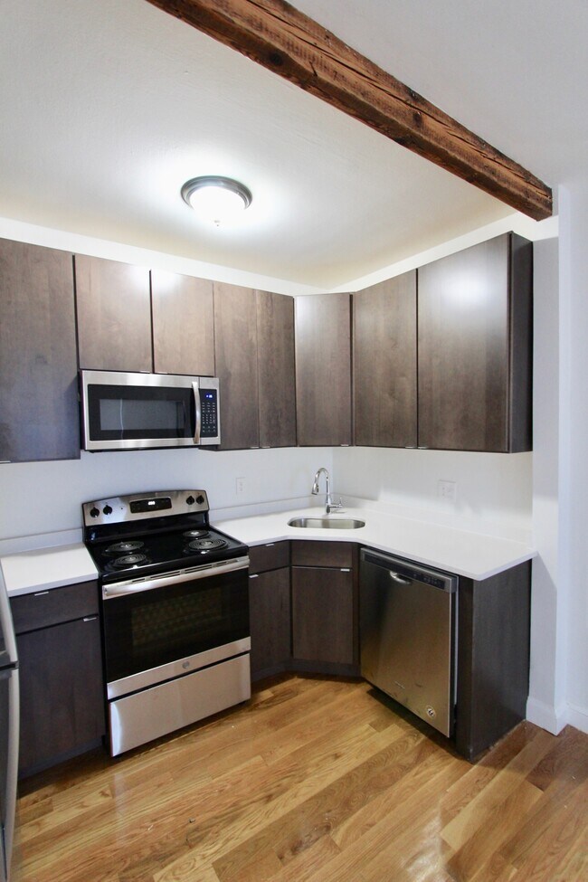 55 Forest Ave Unit 1F, Everett, MA 02149