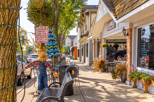 Downtown Lake Zurich displays a festive atmosphere.