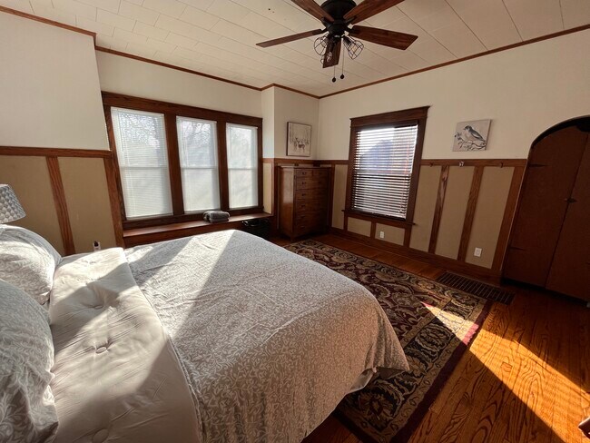 2608 Leclaire St unit Main, Davenport, IA 52803 - photo 4